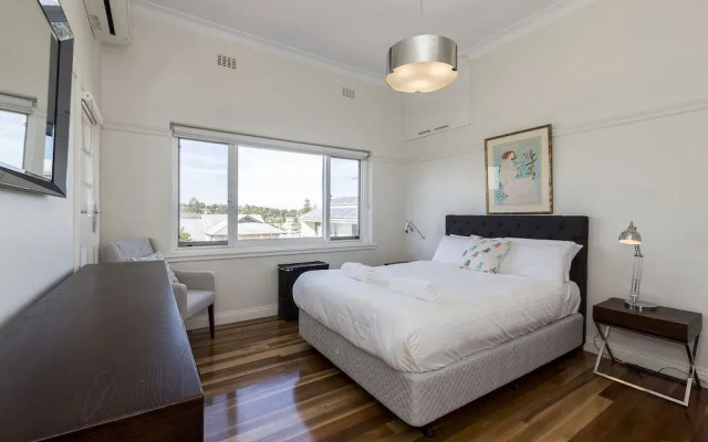 Cottesloe Beach Deluxe Apartment