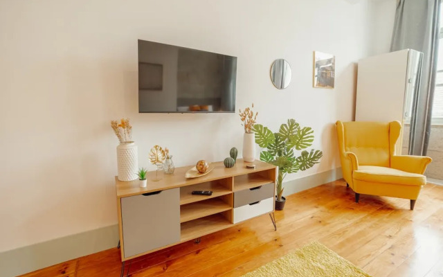 Downtown Suite E by Vacationy