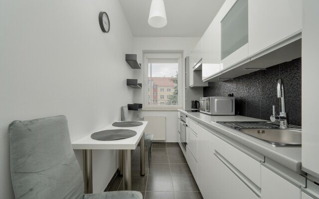 Klimasa White&blue Apartment by Renters