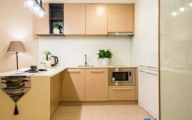 Yuelan Serviced Apartment (Qingdao Wusi Plaza & Vientiane City)