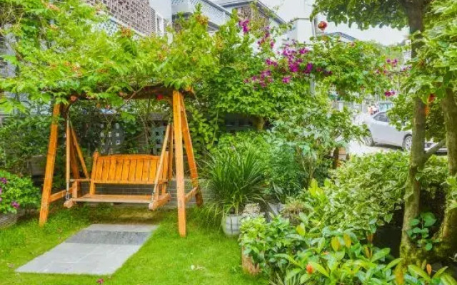 Shenzhen Hua Zhu Xiao Yuan HomestaShenzhen Sha Yu Yong Hua Zhu Xiao Yuan Homesta