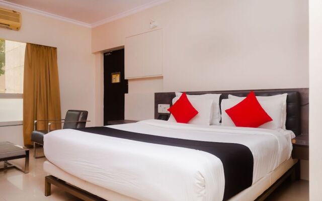 Capital O 40728 Bollywood Design Hotel
