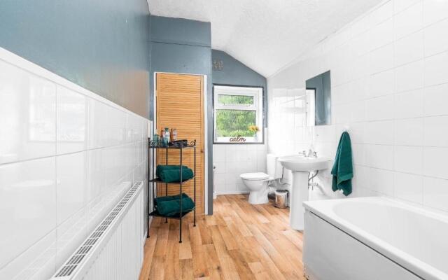 2 bed house/Edgbaston/Families/Contractors/Parking