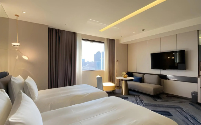 Monarch Plaza Hotel