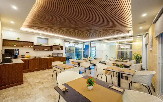 C4 Retreats by Georges Boutique Living