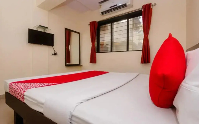 OYO 23285 The Diplomat Lodging