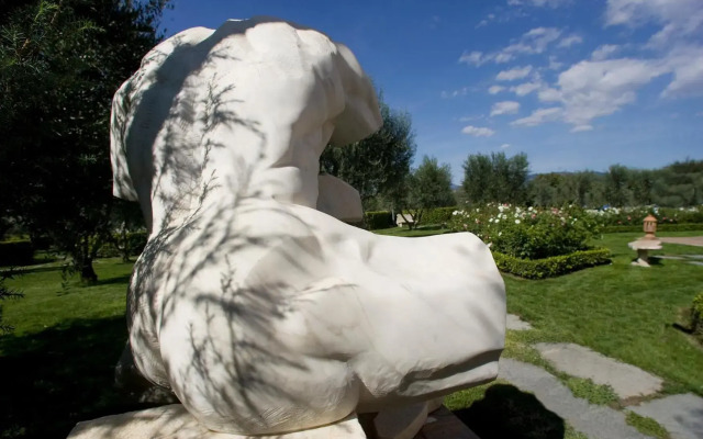 Sovana Hotel & Resort
