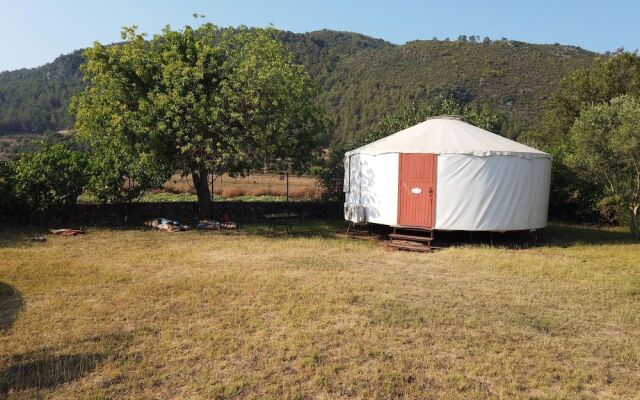 Yol Glamping Hotel Retreat Center