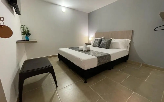 Hotel 12 Nights
