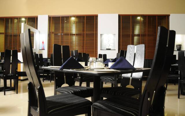 Hi5 Hotel & Experience