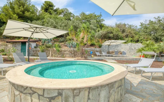 Villa Luce del Sol with Pool - L