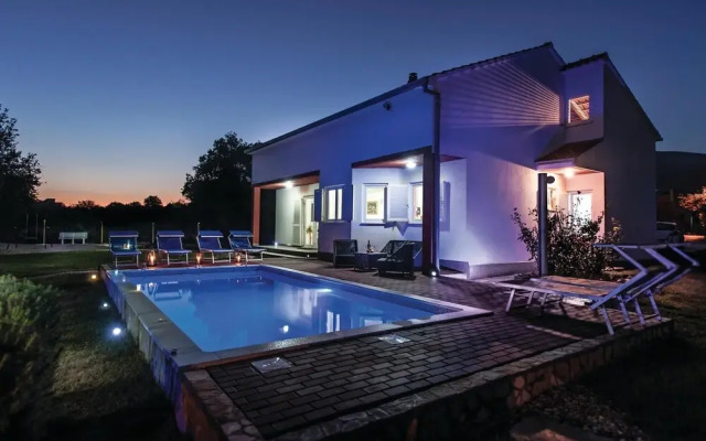 Nice Home in Kastel Novi With Wifi and 3 Bedrooms