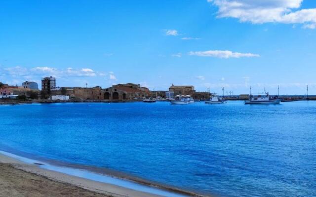 via dei pini n°63 int. 1