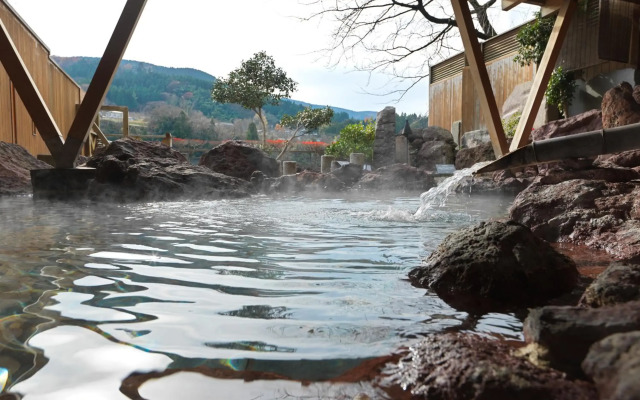 River Retreat GARAKU
