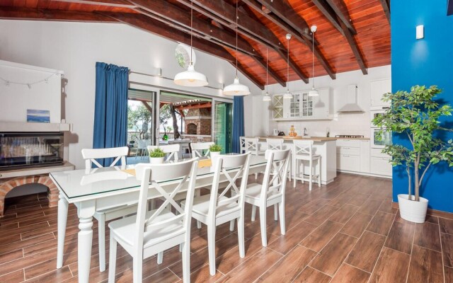 Amazing Home in Nerezine With Wifi and 3 Bedrooms