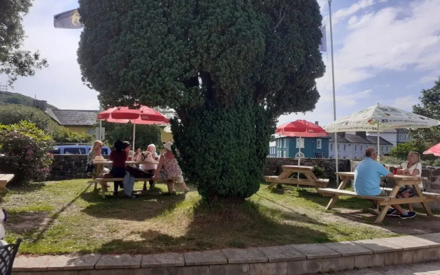 Feathers Hotel, Bar and Restaurant