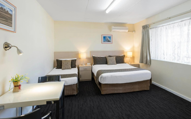 Adelaide Granada Motor Inn – Guest Rooms – Glenunga