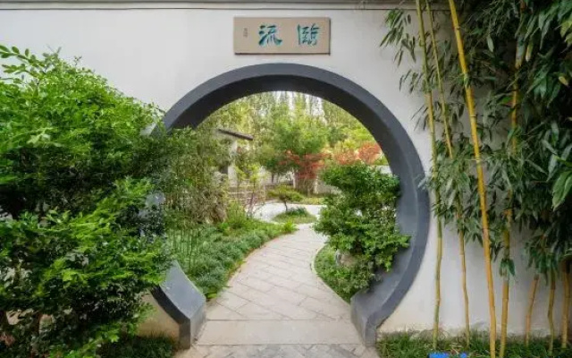 Qinhuangdao Four Arts Hotel