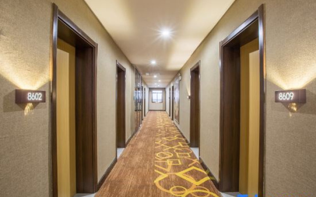 iu Hotel (Duyun Grand Cross Shiban Street)