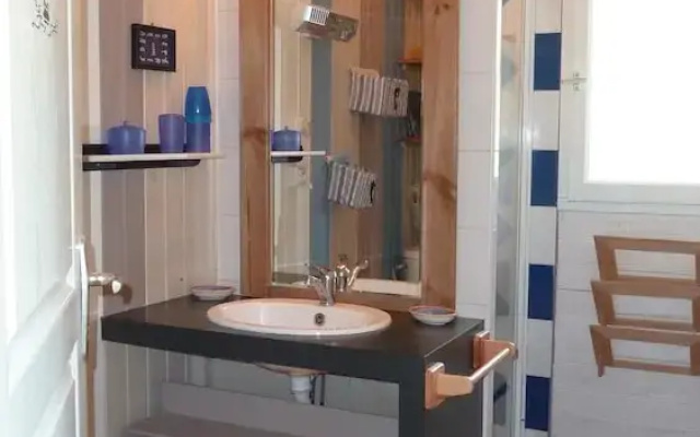 Villa With 2 Bedrooms in Saint-laurent-des-hommes, With Wonderful Lake