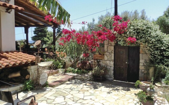 Stunning Home in Xiropigado With Wifi and 2 Bedrooms