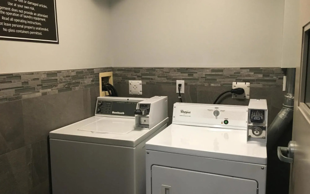 Best Western Plus Pitt Meadows Inn & Suites