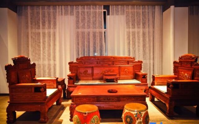 Relais Holiday Hotel Mohan Port