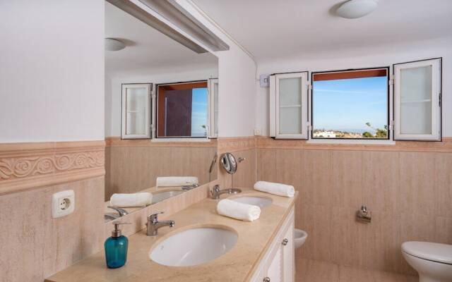 Unbeatable Penthouse In Fuengirola Hills