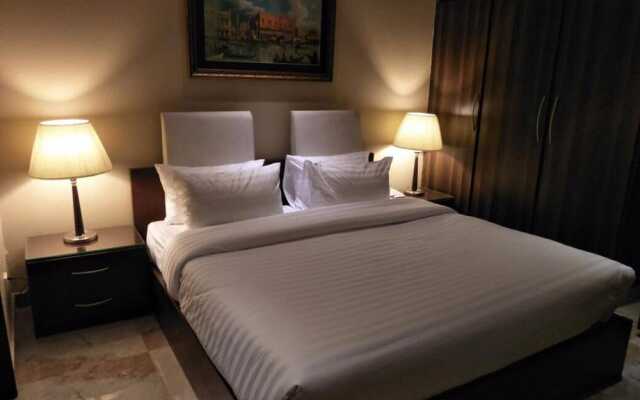 Grand Regent Hotel & Suites