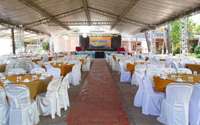 Golden Sail Beach Hotel