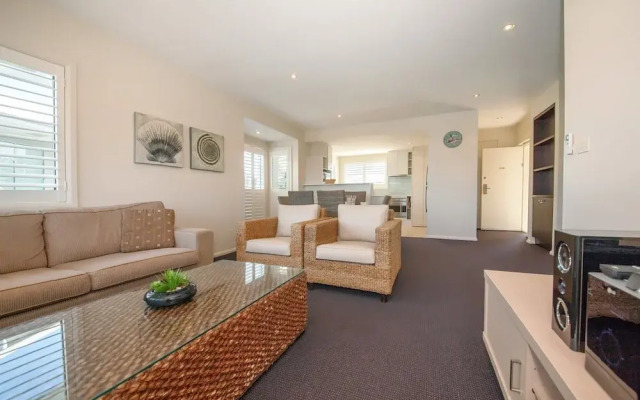 Pacific Blue Apartment 278, 265 Sandy Point Road