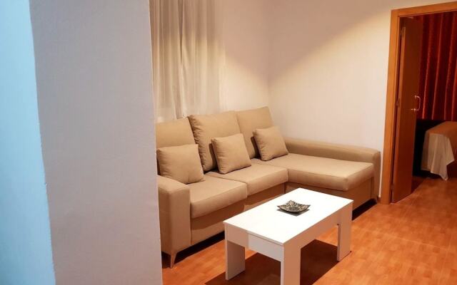 Apartment With 2 Bedrooms in Sevilla, With Wifi