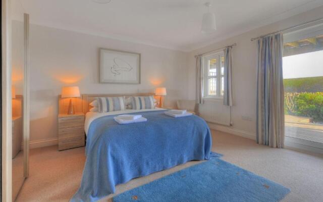 7 Coram Court