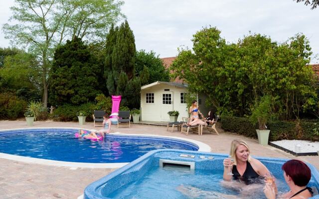 Vaulty Manor