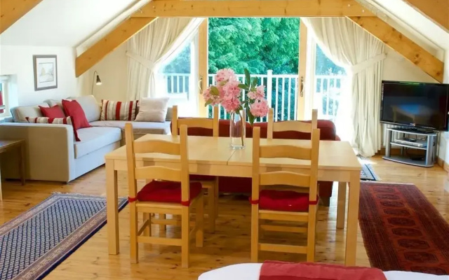 Cherryhill Lodge