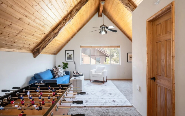 Golden Oak Rd - Moonridge