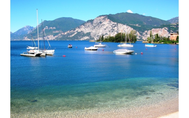 Rossella on the lake with fantastic view