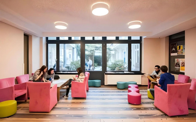 Jacques Brel Youth Hostel