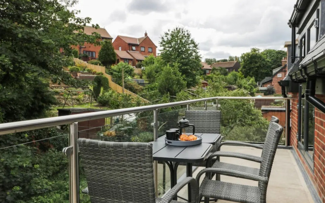 The Office Gardens, Apartment 3