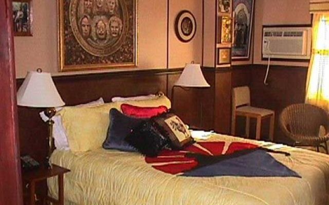 Gelinas Manor Victorian Bed and Breakfast