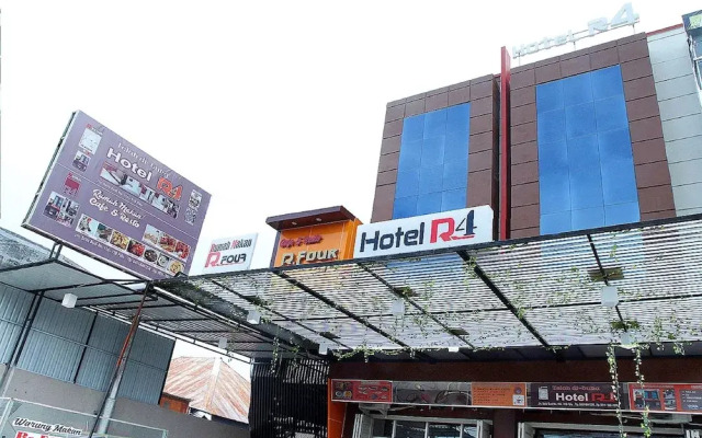 OYO 861 R Four Hotel