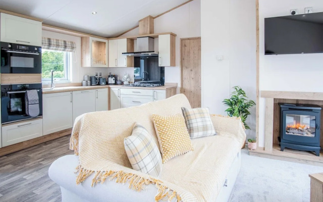 Oakland Lodge - 2 Bedroom Lodge - Wisemans Bridge