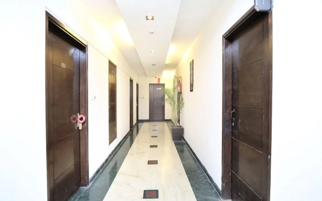 Capital O 15395 Hotel 42