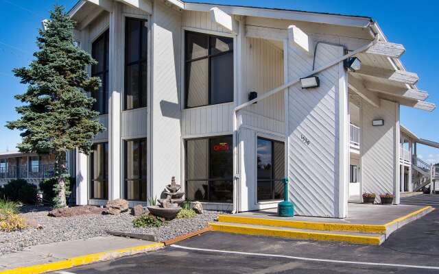 Motel 6 Madras, OR