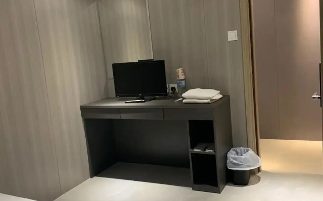 J Hotel