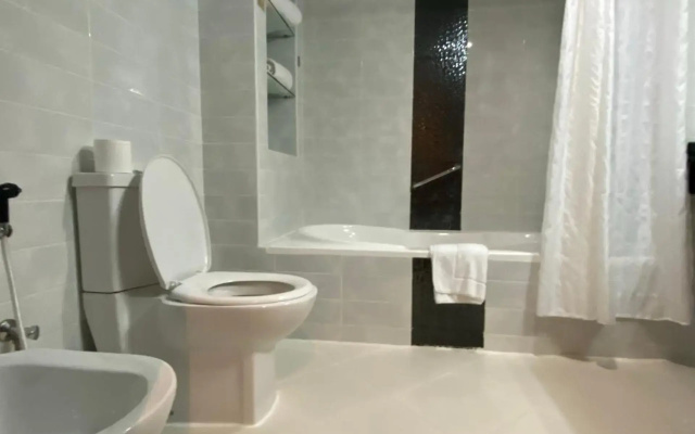 Phoenix Plaza  Apartments