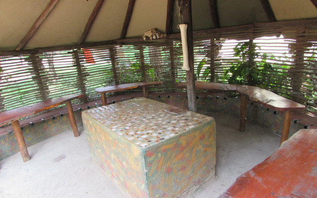 Amanzimlotzi Riverside Bush Camp