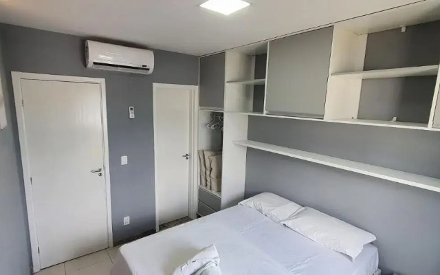 Flat de 1 quarto - Muro alto Condomínio Clube