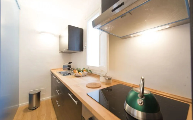 Charming Apartment in the City Center by Wonderful Italy