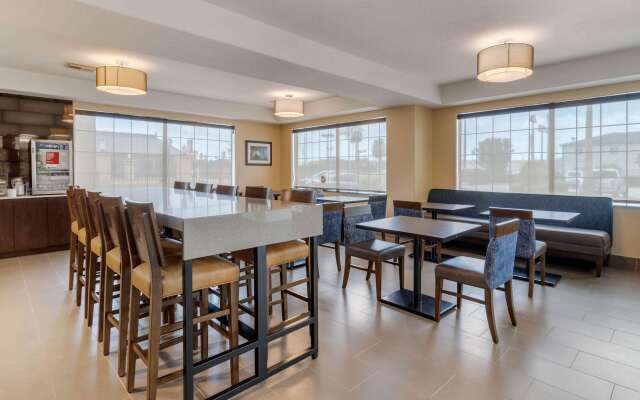 Comfort Suites Baytown I - 10